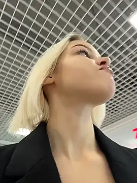 Snapshot of AshleyMur chatting on February 2026 04:30:01 AM AshleyMur online show from February 2026 04:30:01 AM