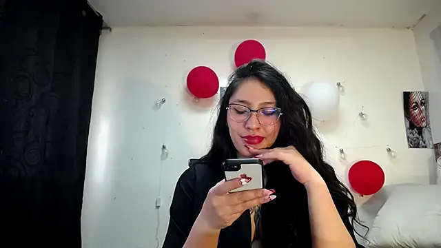 abril onnel online show from March 2025 09:04:02 PM