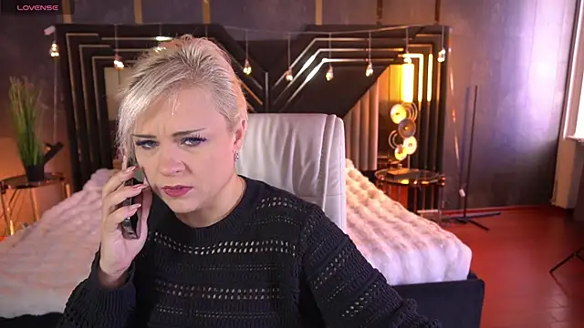 CrystalVibe online show from March 2026 06:17:01 AM