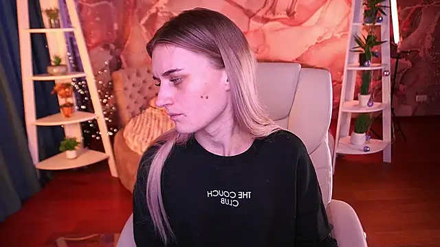 DiamondNina online show from March 2026 07:33:02 AM