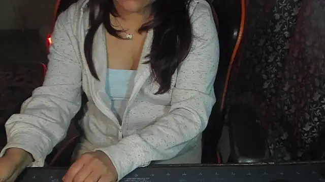 Snapshot of Tannushree chatting on February 2026 11:10:01 PM Tannushree online show from February 2026 11:10:01 PM