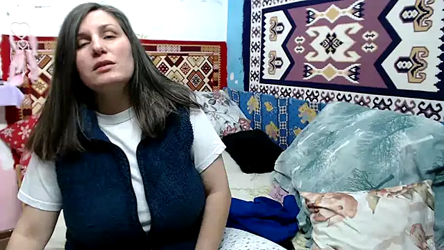 Snapshot of Adelinemilf chatting on February 2026 08:24:02 AM Adelinemilf online show from February 2026 08:24:02 AM