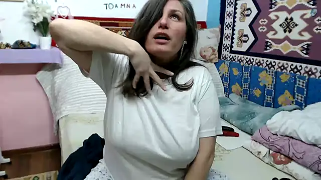 Adelinemilf online show from March 2026 11:57:01 AM