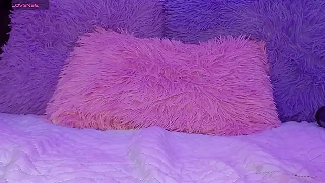 Snapshot of littlekiara4u__ chatting on February 2026 10:14:01 AM littlekiara4u online show from February 2026 10:14:01 AM