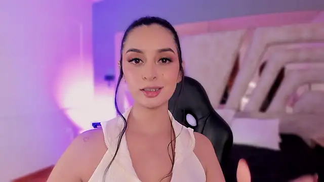 Snapshot of _NatachaDiaz_ chatting on February 2026 03:43:01 AM NatachaDiaz online show from February 2026 03:43:01 AM