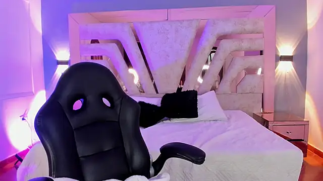 Snapshot of _NatachaDiaz_ chatting on February 2026 11:25:01 AM NatachaDiaz online show from February 2026 11:25:01 AM