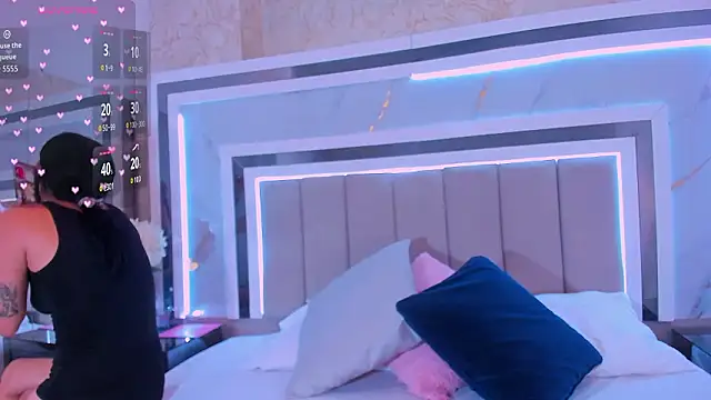 Snapshot of IsaBlue chatting on February 2026 02:24:02 PM IsaBlue online show from February 2026 02:24:02 PM