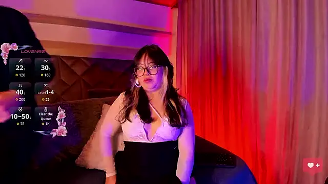 Snapshot of CalmaCaos chatting on February 2026 11:53:01 AM CalmaCaos online show from February 2026 11:53:01 AM