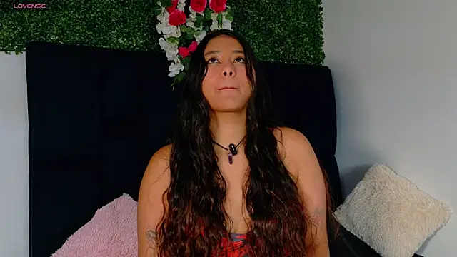 AnnaSmiles online show from May 2026 04:15:02 PM