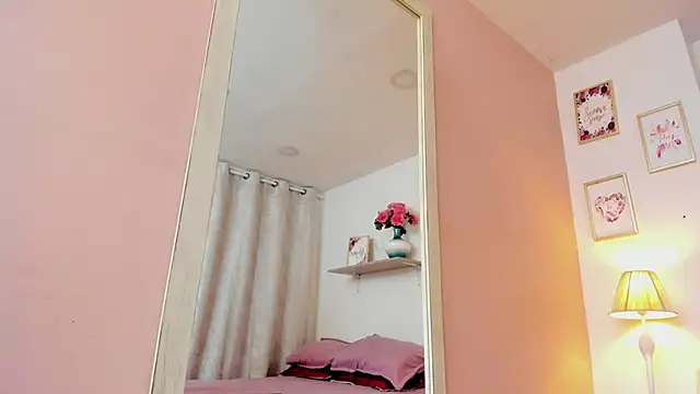 Snapshot of VictoriaGarret chatting on February 2026 11:48:01 AM VictoriaGarret online show from February 2026 11:48:01 AM