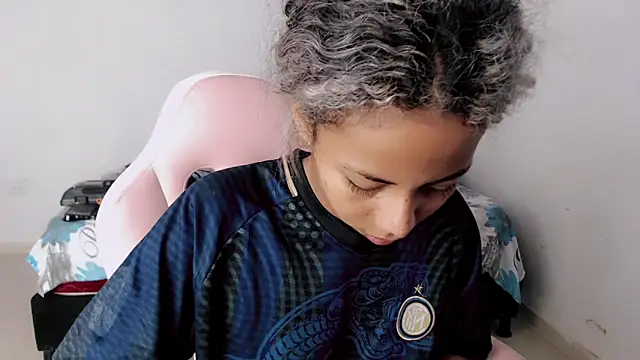 Snapshot of linda_brown_ chatting on April 2026 12:07:01 PM linda brown online show from April 2026 12:07:01 PM