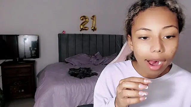 Snapshot of linda_brown_ chatting on May 2026 12:23:01 PM linda brown online show from May 2026 12:23:01 PM