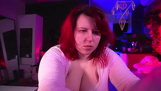 Snapshot of Liliya_moon chatting on January 2026 09:51:02 PM Liliya moon online show from January 2026 09:51:02 PM