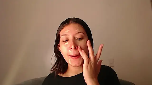 Snapshot of -Ivonnys chatting on February 2026 10:47:02 PM -Ivonnys online show from February 2026 10:47:02 PM