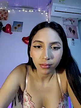 Snapshot of FrierenHot chatting on February 2026 10:48:01 AM FrierenHot online show from February 2026 10:48:01 AM