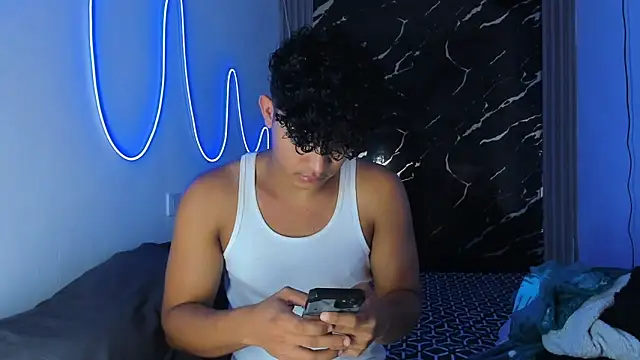 Snapshot of jamescurly00 chatting on January 2026 12:16:02 AM jamescurly00 online show from January 2026 12:16:02 AM