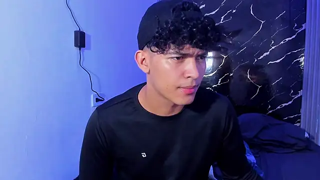 Snapshot of jamescurly00 chatting on February 2026 05:11:02 AM jamescurly00 online show from February 2026 05:11:02 AM