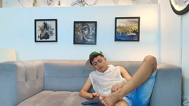 AVENGER BOYS2026 online show from January 2026 01:33:01 AM