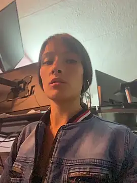 Michelle ec online show from April 2026 09:10:02 PM