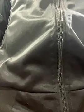 Iamcami  online show from April 2026 07:00:01 PM