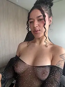 Snapshot of crystal_dlun chatting on February 2026 02:34:01 PM crystal dlun online show from February 2026 02:34:01 PM