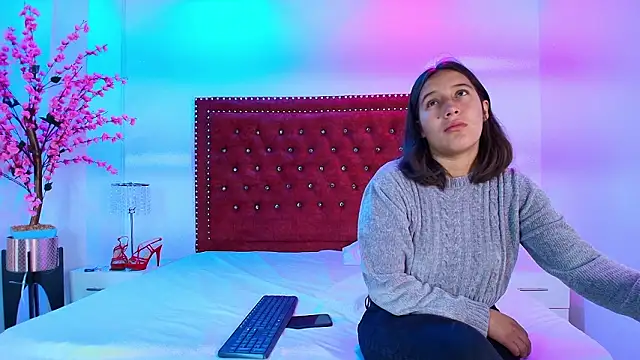 Snapshot of Cristal_and_luke chatting on February 2026 03:45:01 AM Cristal and luke online show from February 2026 03:45:01 AM