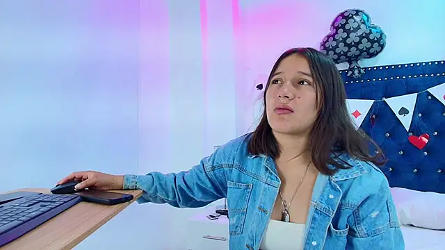 Snapshot of Cristal_and_luke chatting on February 2026 03:29:02 AM Cristal and luke online show from February 2026 03:29:02 AM