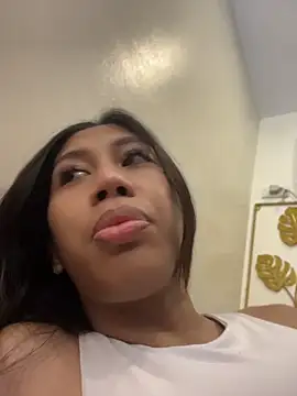 bigmeatcock luna online show from June 2026 12:44:01 PM