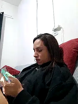 ofjuliaa online show from May 2026 12:56:02 PM