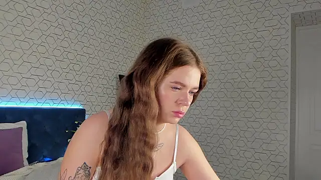 Snapshot of desiree_doll chatting on February 2026 01:06:02 AM desiree doll online show from February 2026 01:06:02 AM