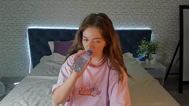 Snapshot of desiree_doll chatting on February 2026 01:03:01 AM desiree doll online show from February 2026 01:03:01 AM