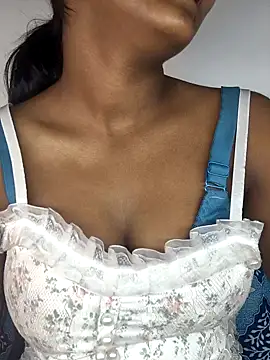 Royal-girl78 online show from January 2026 04:23:02 PM