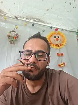 julian-112 online show from June 2026 06:23:02 AM
