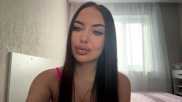 Snapshot of QueenGelik chatting on February 2026 03:02:01 AM QueenGelik online show from February 2026 03:02:01 AM