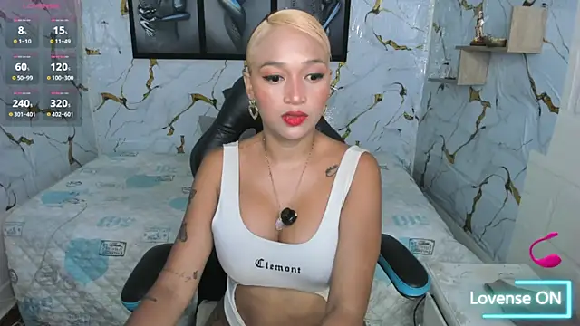 Snapshot of HannaSteyl chatting on July 2026 11:02:02 AM HannaSteyl online show from July 2026 11:02:02 AM