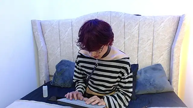 Snapshot of Angel_adrien chatting on February 2026 01:04:01 PM Angel adrien online show from February 2026 01:04:01 PM