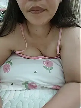 linhha23 online show from May 2026 01:40:02 PM