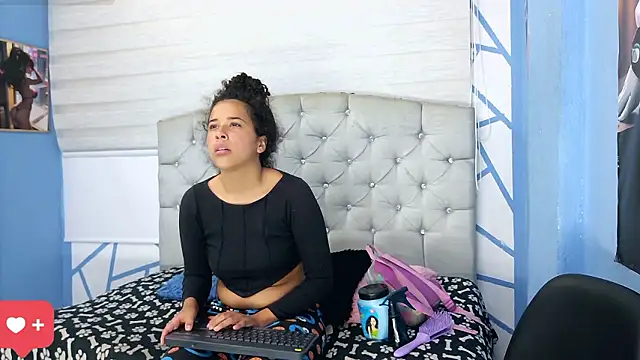 Snapshot of eimy_hot19 chatting on January 2026 02:00:02 PM eimy hot19 online show from January 2026 02:00:02 PM