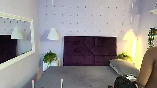 Yasminbrattz online show from May 2026 11:31:02 AM