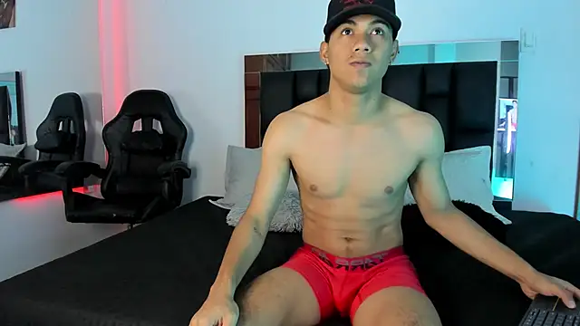 Liamsubtle01 online show from May 2026 11:07:01 AM