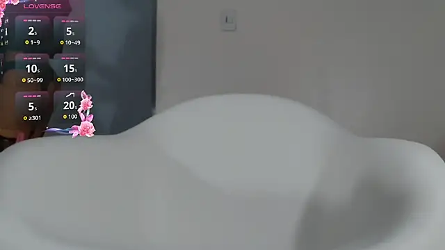 Snapshot of Little_Leksa chatting on February 2026 01:40:01 PM Little Leksa online show from February 2026 01:40:01 PM