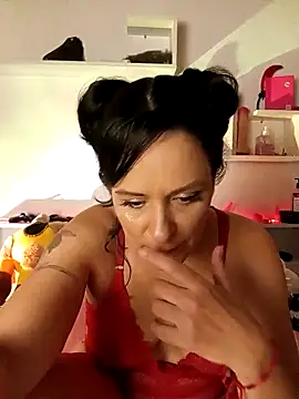 Lunnaluxcam online show from March 2026 04:39:01 AM