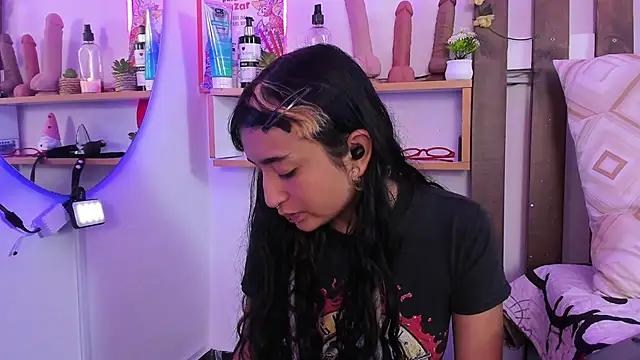 Snapshot of MeowMota_ chatting on April 2026 06:30:02 PM MeowMota online show from April 2026 06:30:02 PM