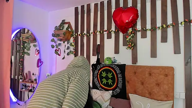 Snapshot of MeowMota_ chatting on May 2026 06:05:01 PM MeowMota online show from May 2026 06:05:01 PM