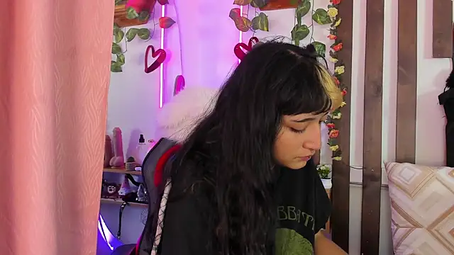 Snapshot of MeowMota_ chatting on May 2026 05:07:02 PM MeowMota online show from May 2026 05:07:02 PM