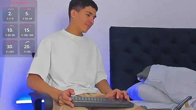 Snapshot of Marcus_Moreno chatting on January 2026 11:43:02 PM Marcus Moreno online show from January 2026 11:43:02 PM