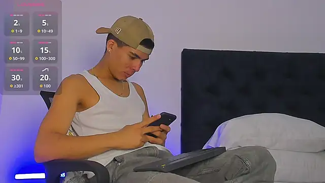 Snapshot of Marcus_Moreno chatting on January 2026 11:43:02 PM Marcus Moreno online show from January 2026 11:43:02 PM