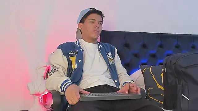 Snapshot of Marcus_Moreno chatting on February 2026 11:58:02 PM Marcus Moreno online show from February 2026 11:58:02 PM