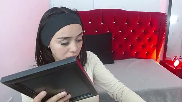 sofiaspring online show from June 2026 03:46:01 PM
