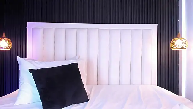 PandoraMiller online show from April 2026 04:33:02 PM